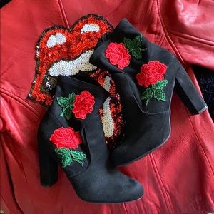 Red roses high heel boots